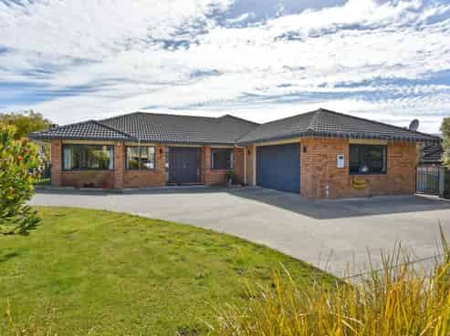 3 Riverstone Drive, Riverstone Terraces