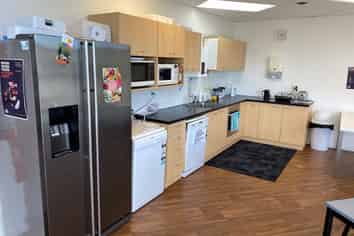 For lease - superb office opportunity