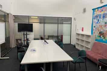 For lease - superb office opportunity