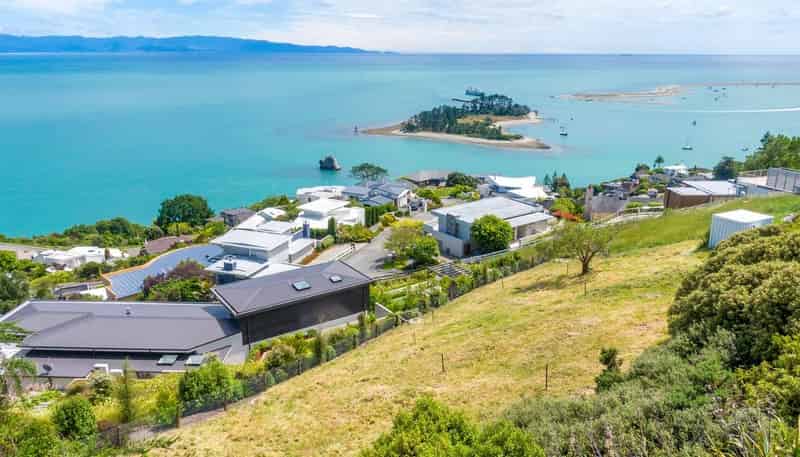 83 The Cliffs, Britannia Heights