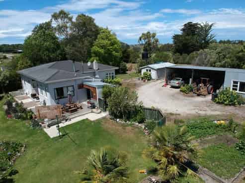 330 Springfield Road, Totara