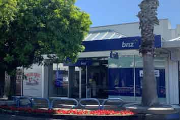 BIG AND BOLD DOWNTOWN THE MOUNT