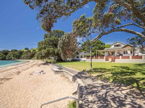 48 Cheltenham Road, Devonport