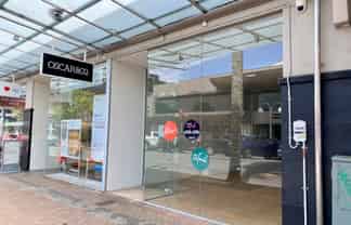 CENTRAL HURSTMERE RETAIL - 83.7M²