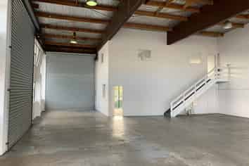 STODDARD ROAD STUNNER