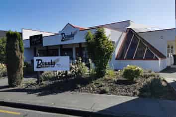 High profile retail/office space