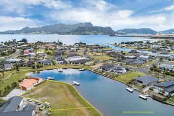 19 Stace Hopper Dr, One Tree Point