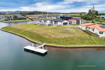 19 Stace Hopper Dr, One Tree Point