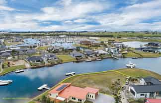 19 Stace Hopper Dr, One Tree Point