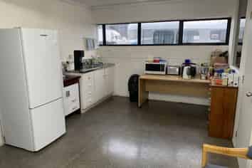 High Profile Showroom / Office