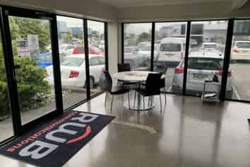 High Profile Showroom / Office