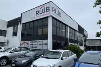 High Profile Showroom / Office