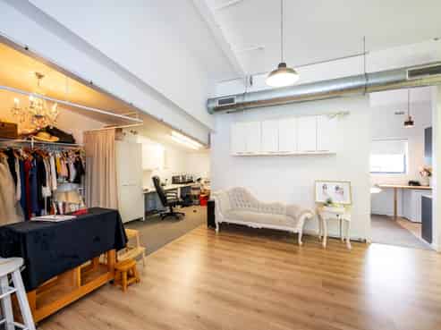 ENTRY LEVEL COMMERCIAL INVESTMENT - OFFICE AND...