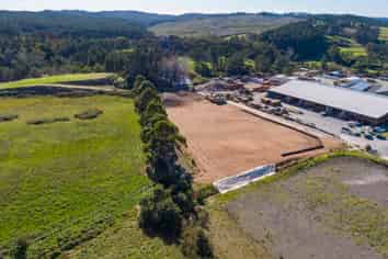 Riverhead Proposed yards approx. 4090m²