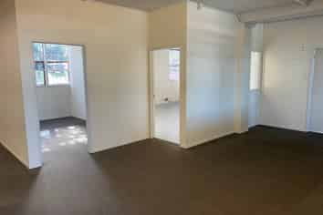 250M² ONEHUNGA OFFICE