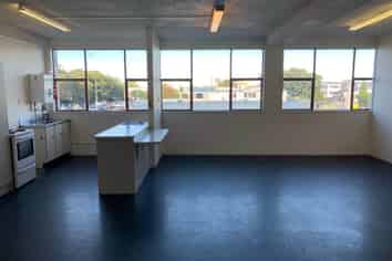 250M² ONEHUNGA OFFICE