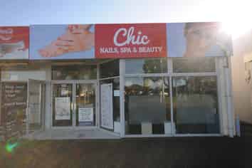 Small Retail / Great Location