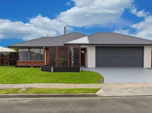 52 Aldinga Avenue, Stoke