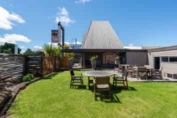 Prime location just 100m from Taupo CBD