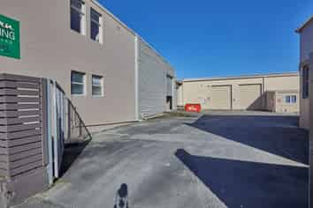 Modern warehouse/showroom