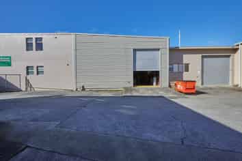 Modern warehouse/showroom