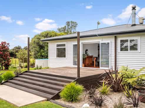 6 Tram Gully Road, Awhitu