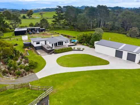 6 Tram Gully Road, Awhitu