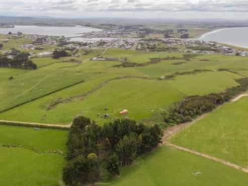 . Walker Street, Riverton