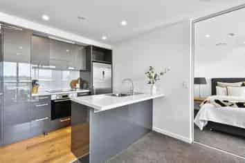 1006/8 Lakewood Court, Manukau