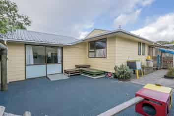2 Queens Road, Waikanae Beach