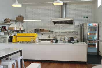 Eatery With Rent Only $260 p/w