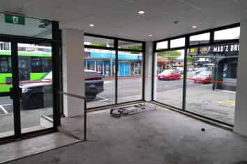 Prime corner site available from 140.8-332m2