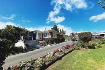 391 State Highway 1, Otaika