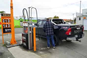 Service Station - Popular Brand/High Cash Surplus