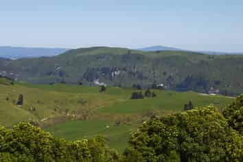 160 Highland Drive, Acacia Bay