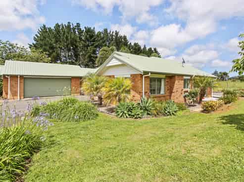 379 Aka Aka Road, Aka Aka