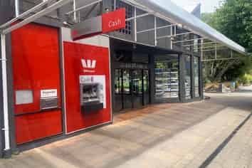 Prime building With Location, For Lease