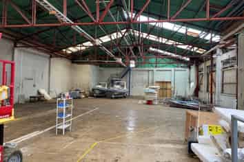 DISTRIBUTION AREA OR WORKSHOP