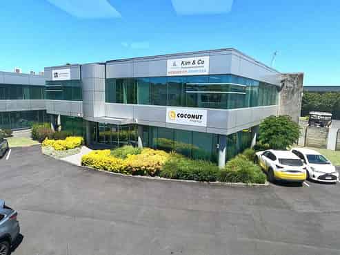 Flexible Office - Generous Parking