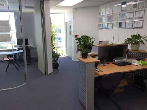 Flexible Office - Generous Parking