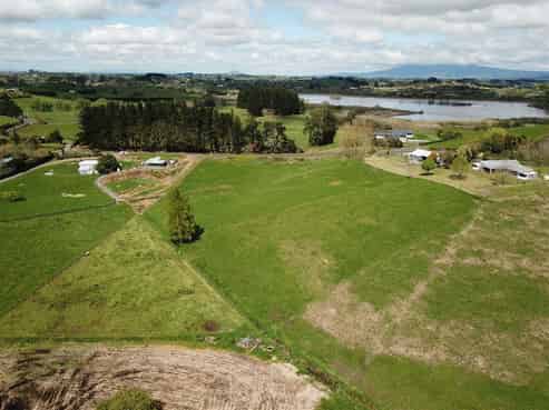 200 Exelby Road, Burbush