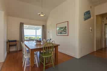 4 Shoal Beach Road, Waipawa