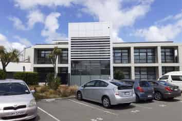 Modern office 638.5m2 approx.