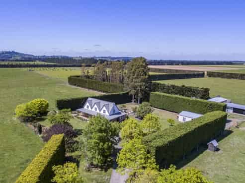 2496 Carleton Road, Cust