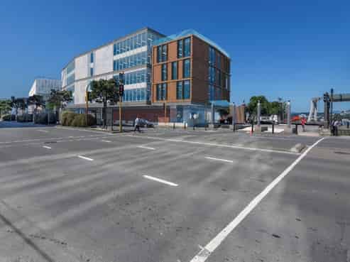 Prime waterfront retail premises