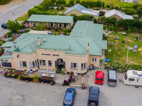 Blacks Hotel - on Rail Trail - Price Reduced