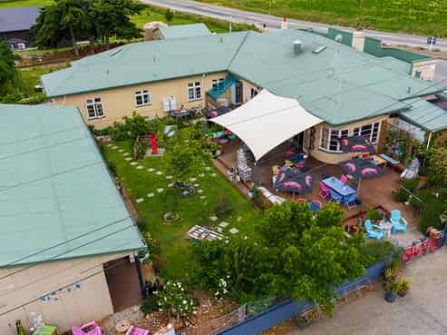 Blacks Hotel - on Rail Trail - Price Reduced