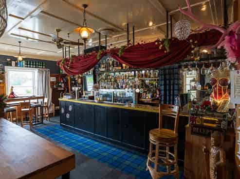 Blacks Hotel - on Rail Trail - Price Reduced