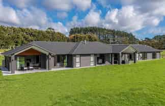 121 Valley Road, Waimauku