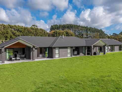 121 Valley Road, Waimauku